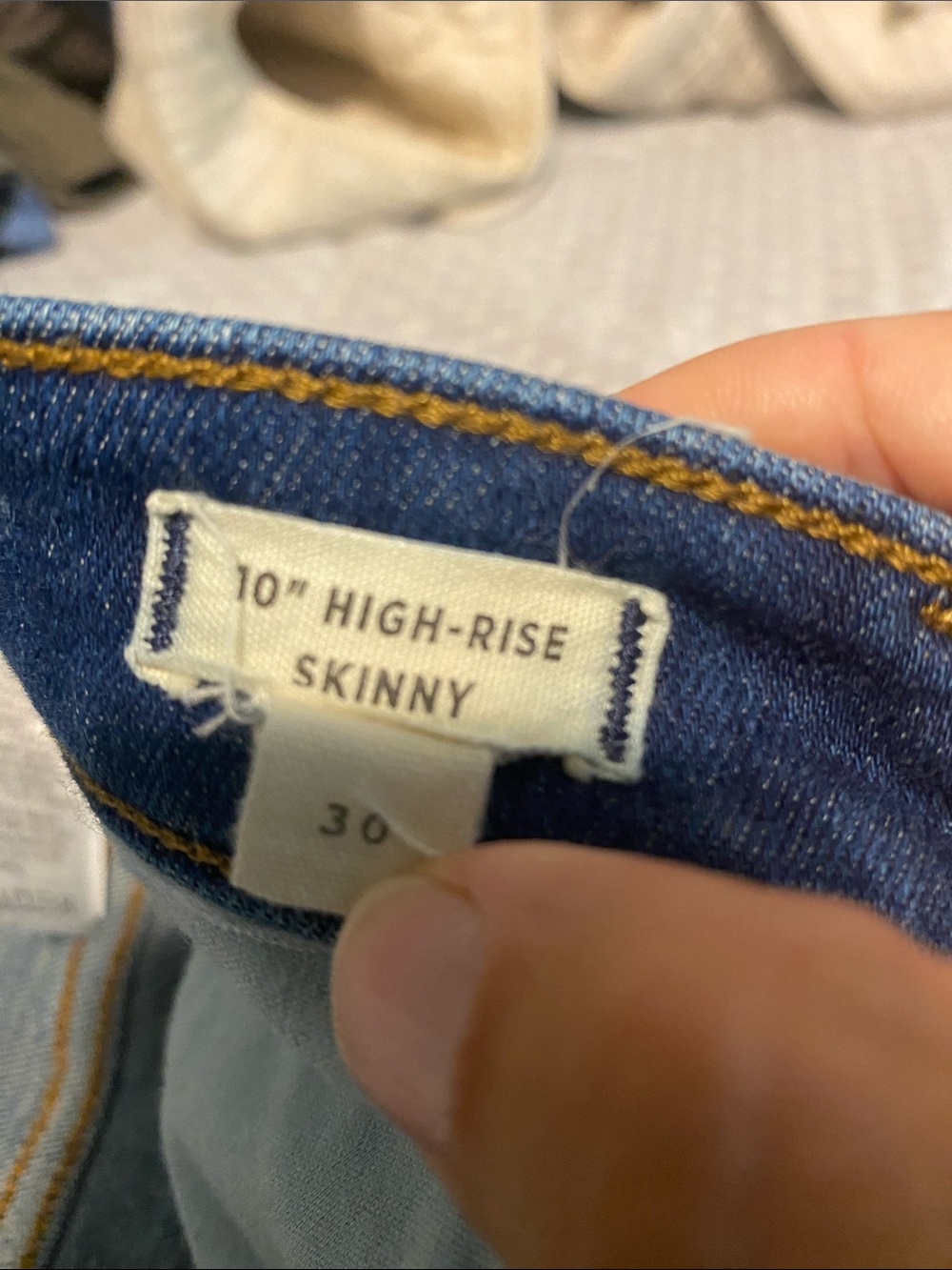 Madewell Women's Skinny Jeans in Deep Indigo Wash - Picture 3 of 6